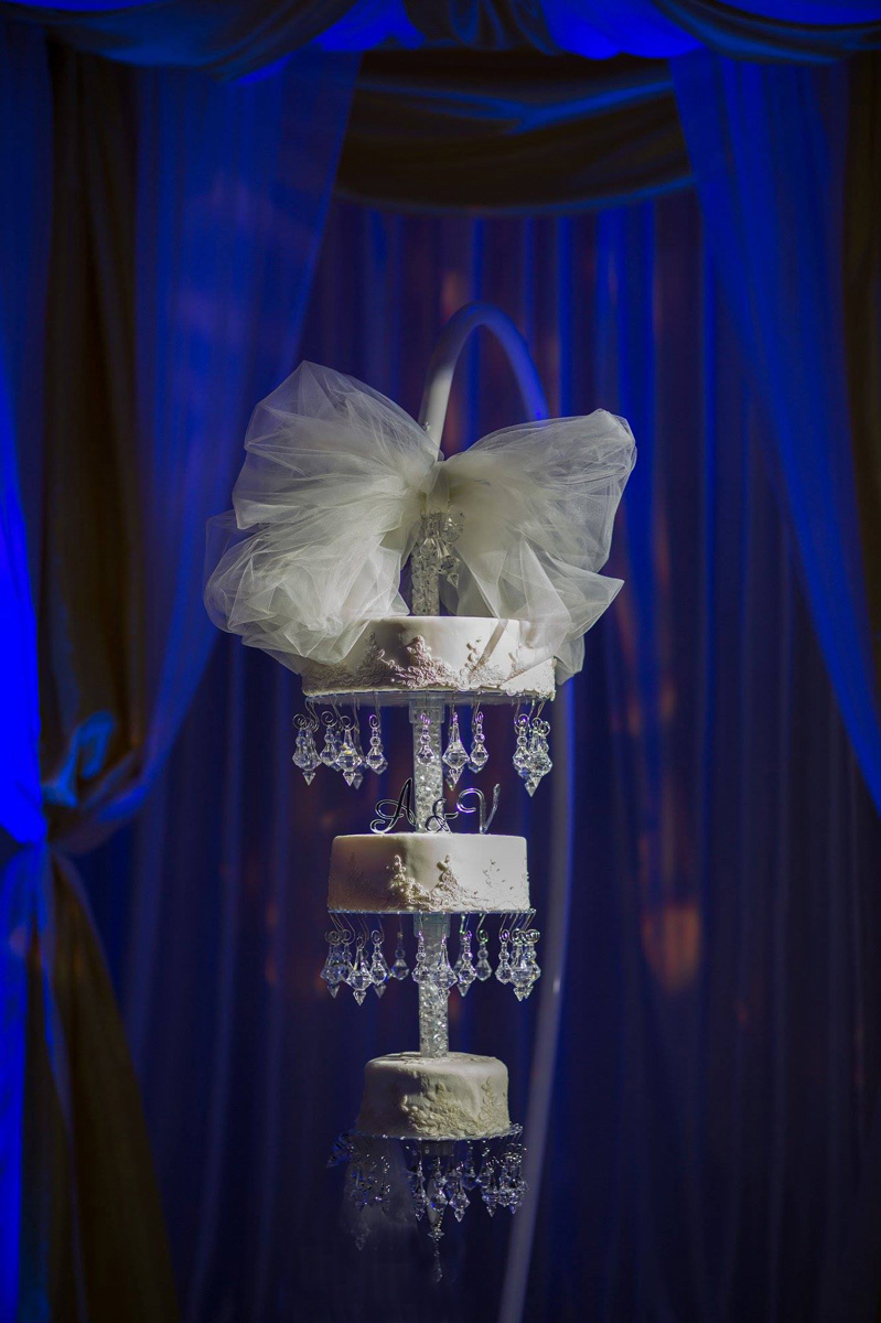 Elegant Chandelier Wedding Cake for Indian Wedding Reception | The Majestic Vision Wedding Planning | PGA National in Palm Beach, FL | www.themajesticvision.com | Haring Photography