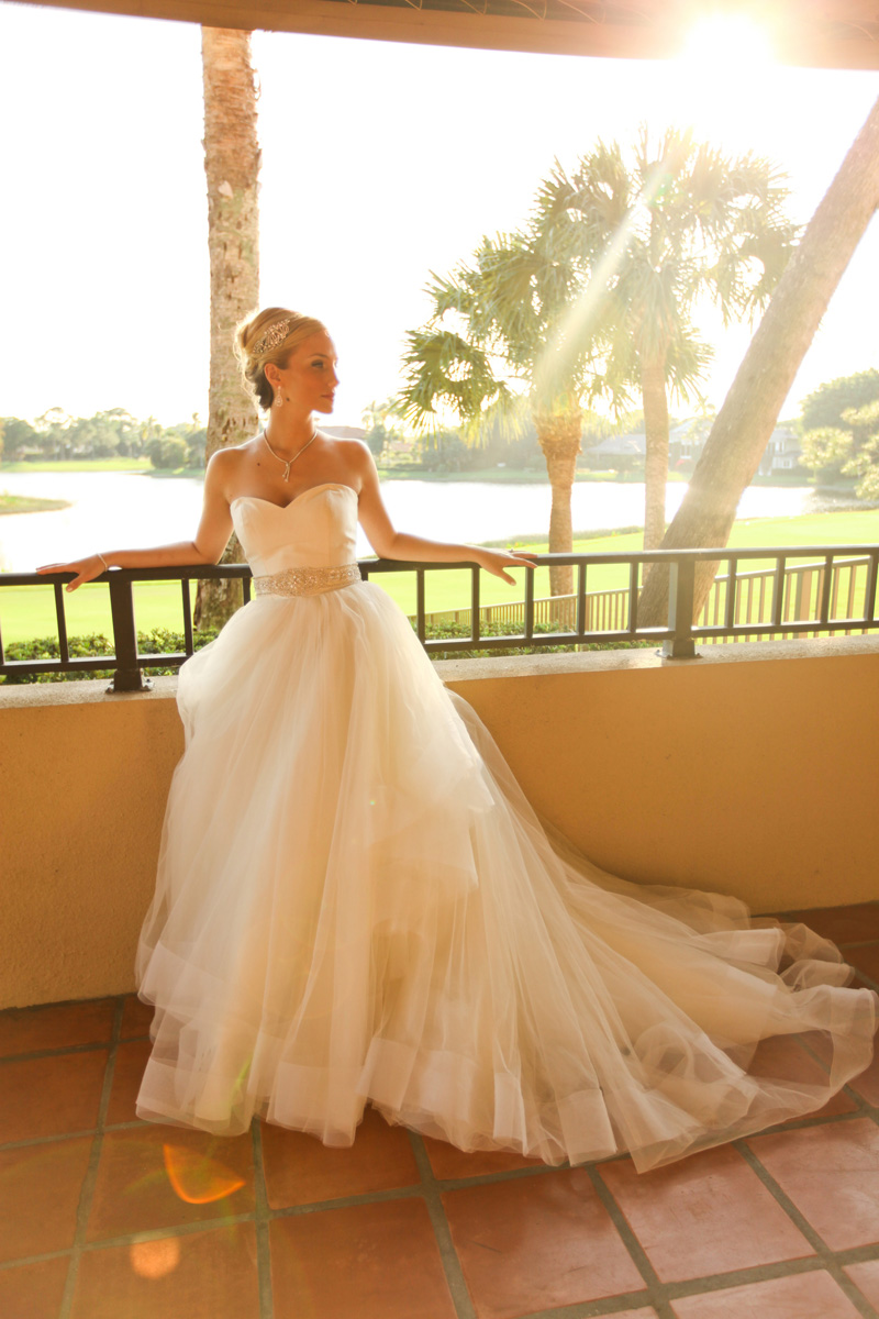 Romantic Bridal Portrait | The Majestic Vision Wedding Planning | Breakers West in Palm Beach, FL | www.themajesticvision.com | Krystal Zaskey Photography