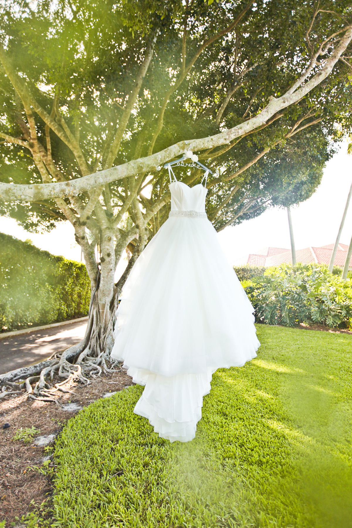 Elegant Bridal Gown | The Majestic Vision Wedding Planning | Breakers West in Palm Beach, FL | www.themajesticvision.com | Krystal Zaskey Photography
