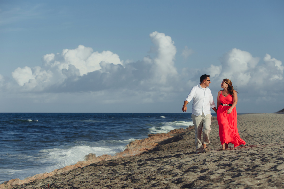 Beautiful Oceanfront Engagement Session | The Majestic Vision Wedding Planning | Blowing Rocks Preserve in Palm Beach, FL | www.themajesticvision.com | Robert Madrid Photography