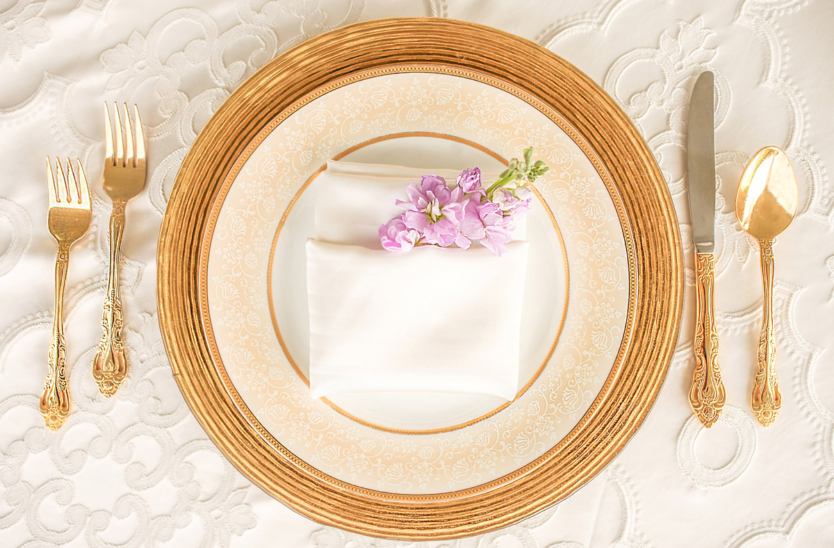 Elegant Place Setting for Whimsical Emerald and Amethyst Wedding | The Majestic Vision Wedding Planning | The Wanderers Club in Wellington, FL | www.themajesticvision.com | Krystal Zaskey Photography